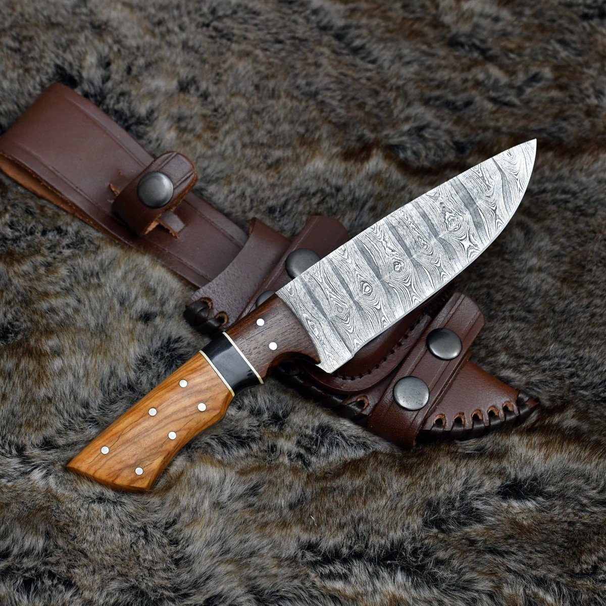 Sculptor Camp Knife with Exotic Olive Wood Handle